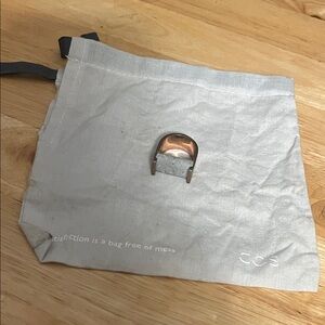 COS Women’s Stone Rose Gold Brass Ring. Size 6/7